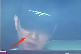 冯绍峰和赵丽颖离婚后生活现状曝光，车内苦闷抽烟，胡子拉碴显老图片