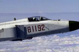 2001年南海撞机时中国海空装备如此落后 空军二代机 舰艇靠火炮防空图片