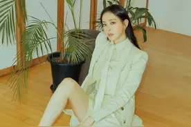 李多熙（李多喜） 《singles》4月刊画报，满眼都是大长腿图片