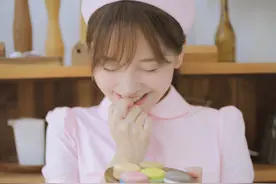 金莎太美了，一身护士装又纯又靓，有这颜值也恨嫁吗？图片