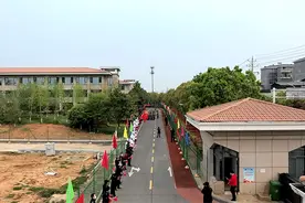 凯旋之际，解放军医疗队与湖北检察人互道：感谢有你！图片