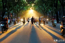 世界上最美好的事情，莫过于清晨醒来，身边有阳光，有你图片