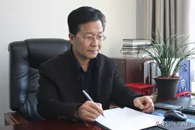 公平而有质量的教育才有生命力——访宝鸡市陈仓区教育体育局党组书记、局长王信 | 讲百年故事 开教育新局图片
