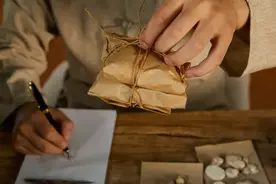 花1.5万元网购“壮阳药”，定期发送私密照片反馈疗效图片