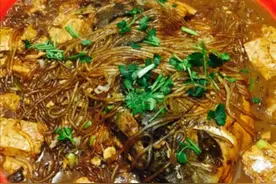 方正县流传100多年的第一特色菜【得莫利炖鱼】详细制作方法！图片
