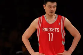 加内特谈到姚明像面对偶像，直言内外结合的姚明无法防守图片