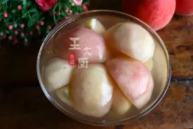 吃不完的桃子做成罐头，保持水嫩，酸甜美味图片