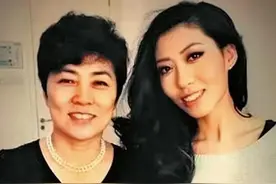 7年了！贪污高达3.5亿毁了566个家庭的曲婉婷母亲终于被判无期图片