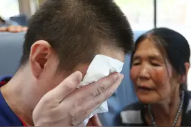 走哪拍哪的视频博主，祸害了多少路人图片