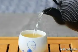 农村古话说，早茶夜酒黎明色，害己伤身是三灾，为什么？图片