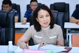 市值2.4万亿美元的苹果公司，背后站着3个最重要的中国女人图片