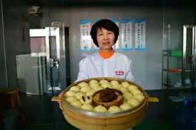 元老级中国烹饪大师蒋彪首收白案徒弟——打响味丰源云南野生菌破酥包子品牌图片