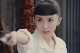 内娱女星网红化，演戏只会嘟嘴卖萌，像她这样自毁形象的还有吗？图片