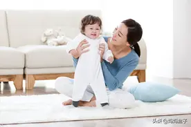 宝宝什么时候可以学习站立？过早干预危害大图片