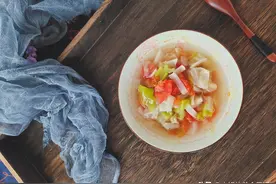51岁王菲，身高1米74体重不过百，除了运动，这道蔬菜汤居功至伟图片