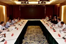武宏文与永定河流域投资有限公司总经理康学增座谈图片