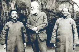 泰戈尔访华，徐志摩作陪，为何鲁迅却甩袖离去？还怒道：一塌糊涂图片