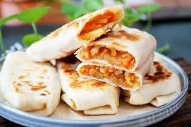 炒土豆丝太家常，但土豆丝卷饼却更香，早上给我半小时，就端上桌图片