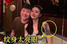 Uzi情人节晒图，婷婷久违穿吊带，看到这个细节后，难怪不准穿图片