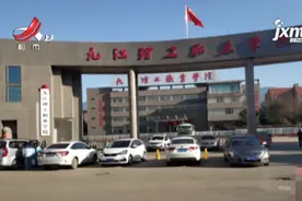 江西：给学校做工程，多名农民工竟被拖欠了5年工资图片