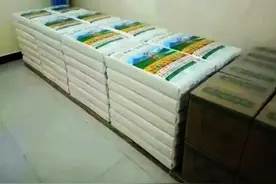 部队的食堂有多整齐？方方正正的面粉叠加有序，细节上抓标准图片