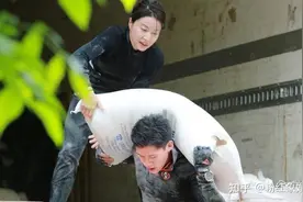 女性进步血泪史：家和万事兴，霍家四代女主人诠释豪门崛起的秘密图片