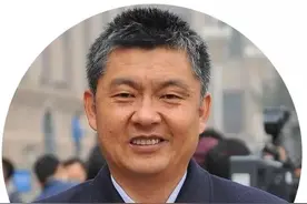 全国政协委员王召明讲述：草原放羊娃的理想，像小草一样在生态发展之路扎根、扎根图片