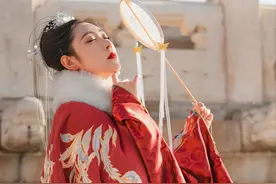 故事：宠冠六宫的皇贵妃，怀孕将满三月时，皇帝却亲自端来落子汤图片