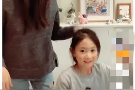 奥运冠军李小鹏晒母女跳舞视频，8岁奥莉身高惊人，越来越好看图片