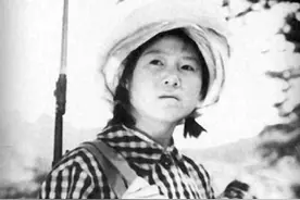 19岁湖北女娃陈传香，赤手空拳打死金钱豹，国家奖她一支抢图片