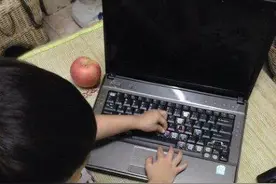 搞笑段子：我抽什么牌子的烟完全取决于路人！图片