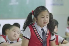 小学生造句说老师像金毛狗，天真呆萌逗笑全班视频封面