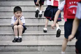 “我能和你们一起玩吗？”孩子嘴里的交友金句，其实一出口就输了图片