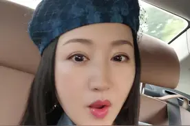 求杨钰莹别“修图”了！49岁修得像29太夸张，感觉脸都“抽象”了图片