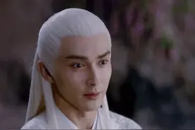 着木槿色衣衫的居家好男人东华帝君，娶妻心切图片