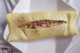 蛋包饭难点：蛋皮零失败做法，只需加50克它，你也能给大家秀一手图片