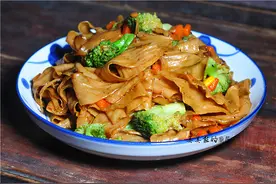 冬天最合适的菜，豆皮排第2，没谁敢称第1！简单一炒香到舔盘图片