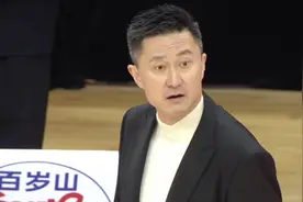 北控首节爆冷广东！状元暴扣+钉板威姆斯，爱将被撞飞，杜锋怒吼图片