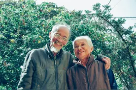 70岁老人的“黄昏恋”：我们只同居，不结婚图片