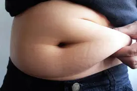 既然碳水饮食容易肥胖，那中国人长期如此，为什么没有普遍发胖？图片