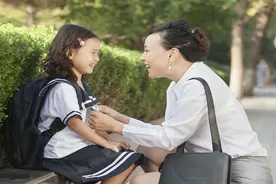 面对孩子的顶嘴，家长不妨理性对待，“三步走”让孩子受益匪浅图片