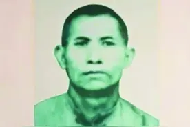 53年毛主席邀救命恩人参加国庆，见面后却说：你不是背我的那个人图片