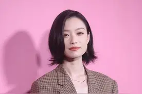 Gucci展览，文淇穿成大妈张子枫仪态堪忧，吉娜产后首秀动作僵硬图片