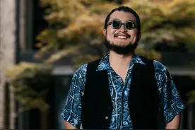 专访丨西北民谣音乐人张尕怂：和土地有关系的人唱歌，就是要骚情图片