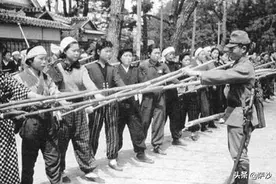 日本为什么放弃一亿玉碎本土决战？1945年8月16日溥仪被苏军抓获图片