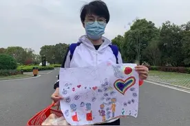 张静静：那个曾经念着要留回长发的护师，倒在回家之前图片