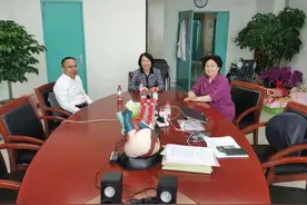 沈阳市人大常委会党组副书记、副主任刘桂香走访慰问专家图片
