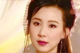 “第一美女”萧蔷晒近照，身材仍火辣妖娆，网友：只要不看脸就行图片