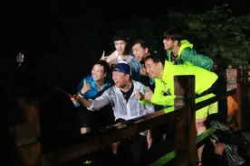 时隔多日极限男人帮再发糖，黄磊称艺兴是我家宝宝，小猪也被提到图片