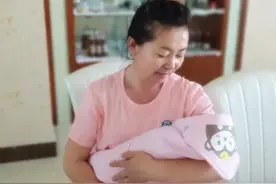 坐月子要不要请月嫂？满足这些条件可以不用请，收的都是"智商税"图片